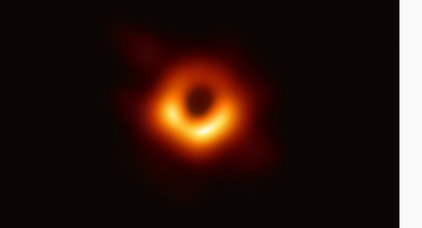 Histórico, la primera imagen de un agujero negro