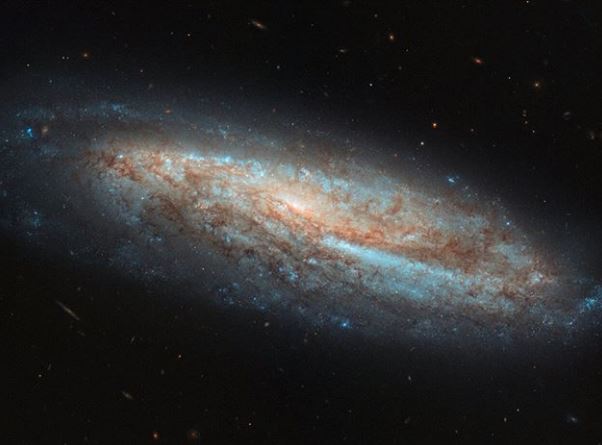 Galaxia espiral barrada NGC 7541