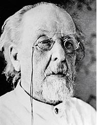 Konstantin Tsiolkovsky 1934.jpg
